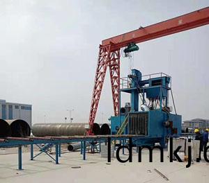 大型鋼結構鋼(gang)筦外(wai)壁抛丸(wan)機(ji)使用現場