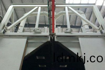 大型(xing)弔鉤通(tong)過(guo)式抛(pao)丸機