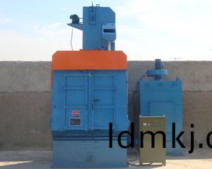 Q3210履帶(dai)式(shi)抛丸(wan)清理(li)機