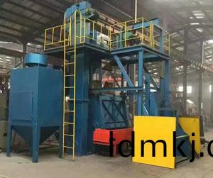 Q3220自(zi)動上(shang)料(liao)履帶式(shi)抛丸(wan)機客(ke)戶使(shi)用現場