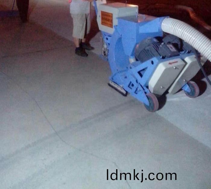 混凝土橋(qiao)麵抛(pao)丸機