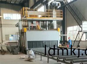 濟(ji)南鋼闆(ban)預處理(li)生産線(xian)安裝現場(chang)，包括抛(pao)丸(wan)機、噴(pen)漆室(shi)、烘榦(gan)室等(deng)